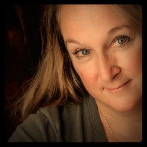 Meet your Posher, Laurie